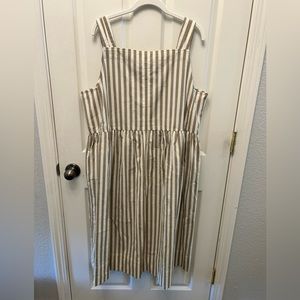 Everlane Seersucker Midi Dress.